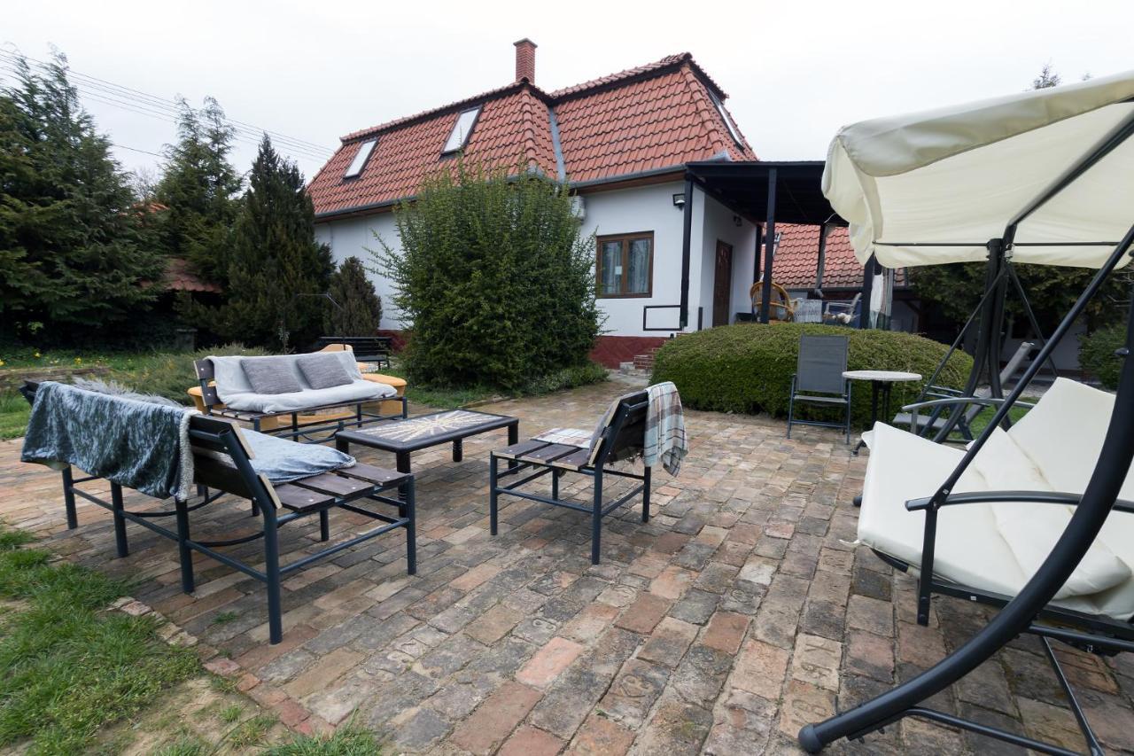 Ketpava Vendeghaz Hotel Igal Buitenkant foto