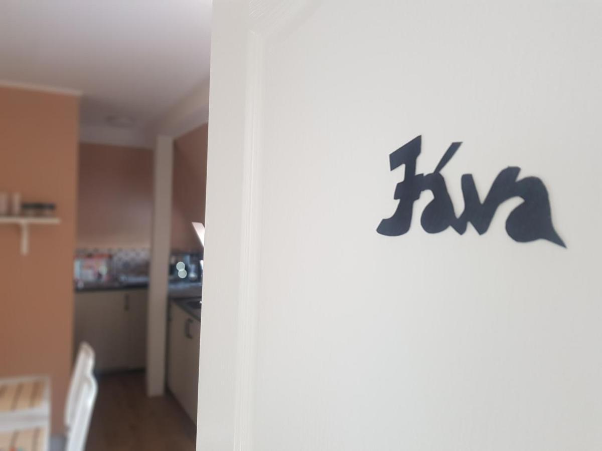 Ketpava Vendeghaz Hotel Igal Buitenkant foto