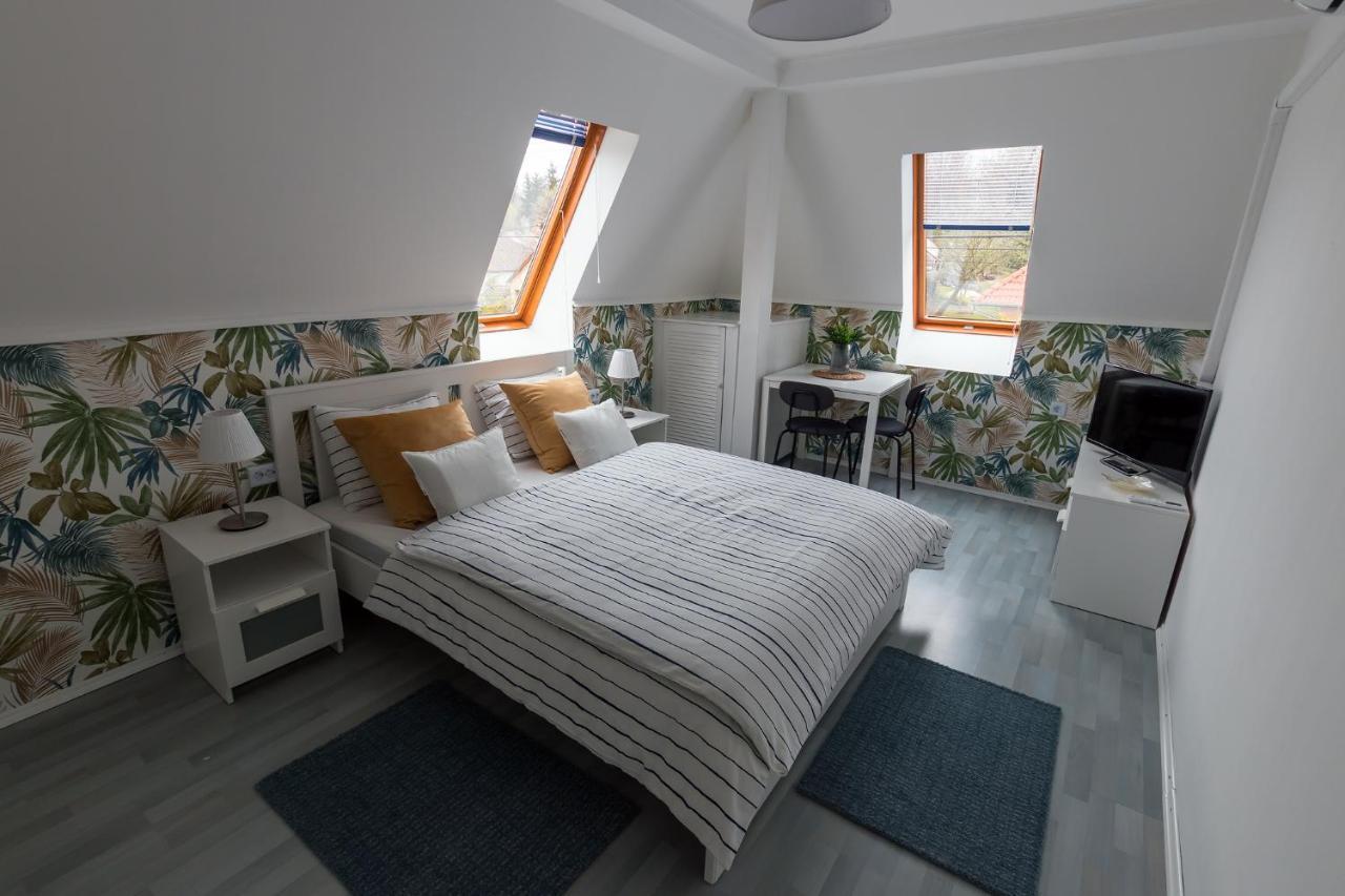 Ketpava Vendeghaz Hotel Igal Buitenkant foto